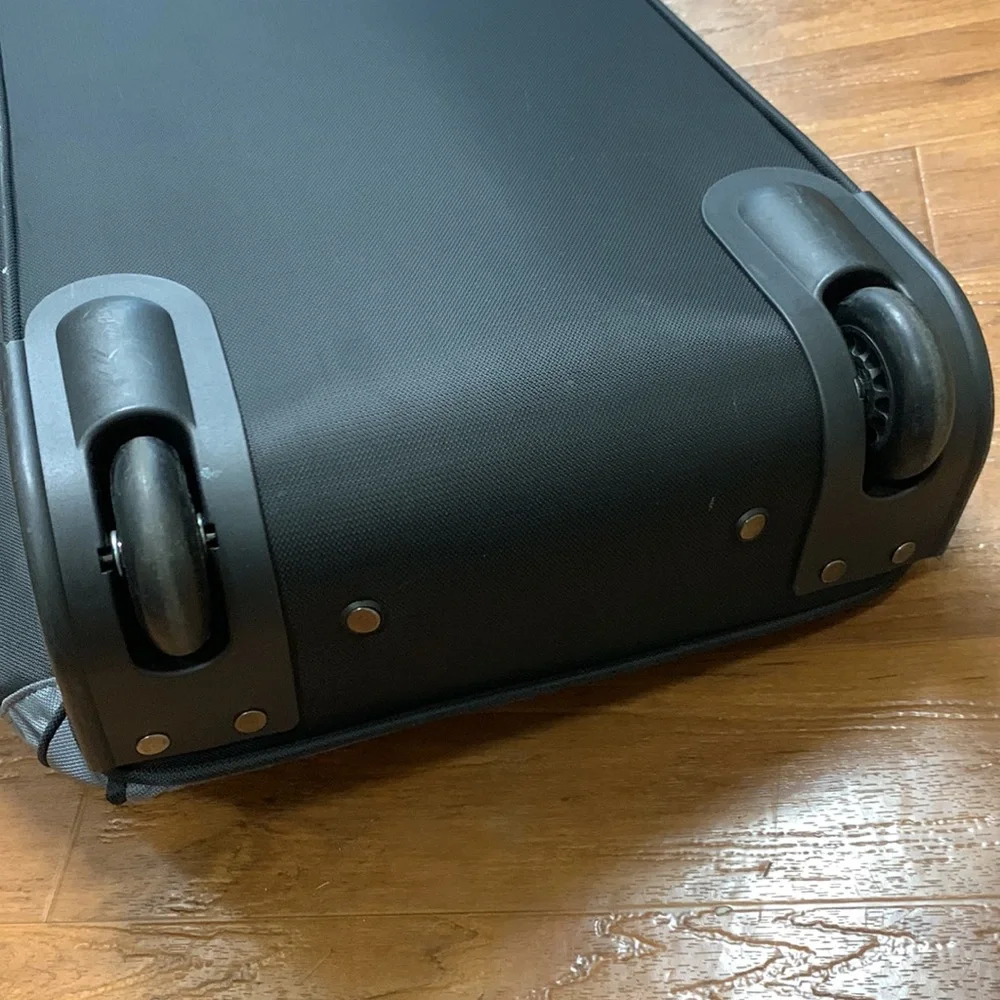Samsonite Travel Duffle Bag with wheel